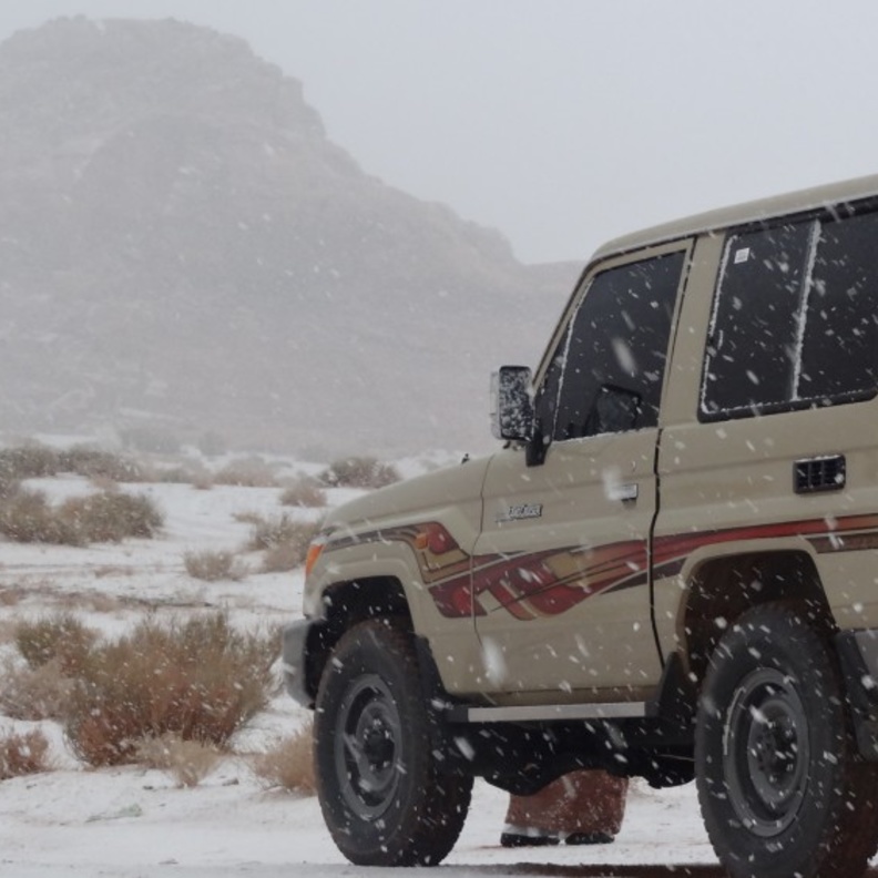 سقوط الثلوج في تبوك شمال المملكة