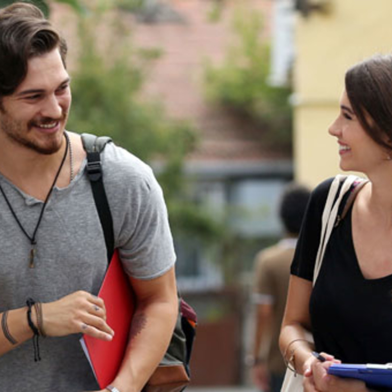 مشهد من فيلم جنون العسل