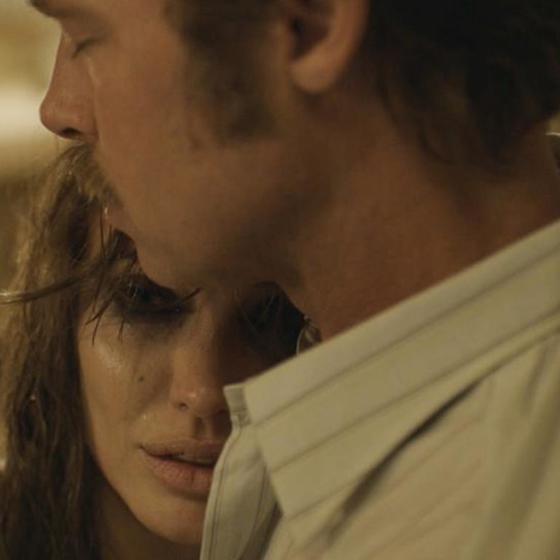 أنجيلينا جولي وبراد بيت  بدئا في إجراءات الطلاق