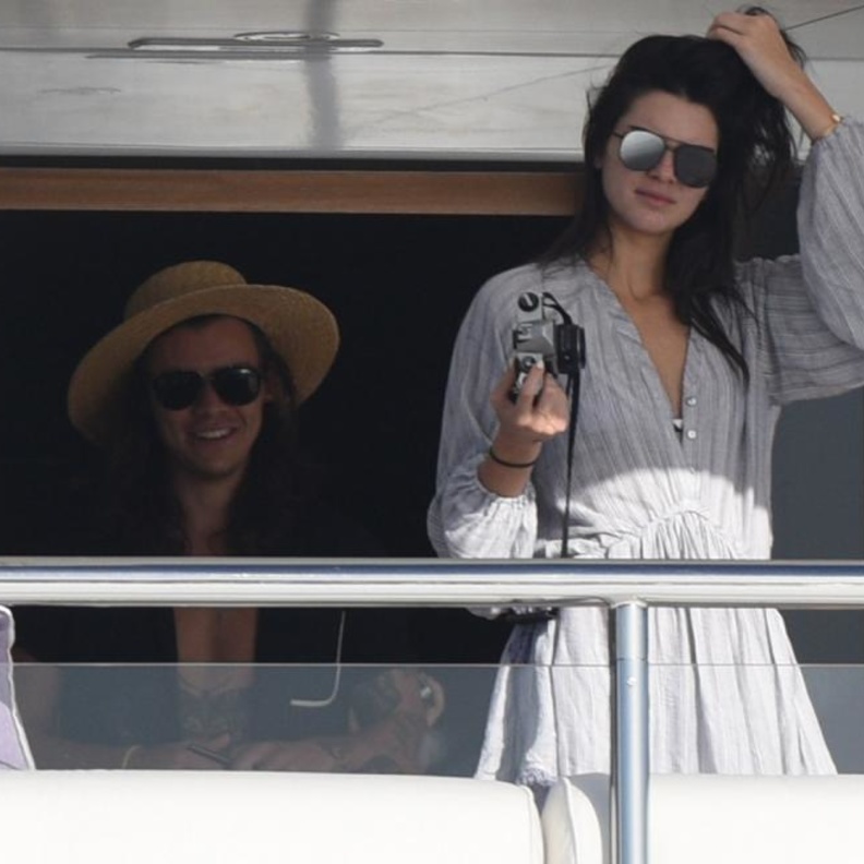 كيندال جينر رائحة هاري ستايلز كريهة للغاية