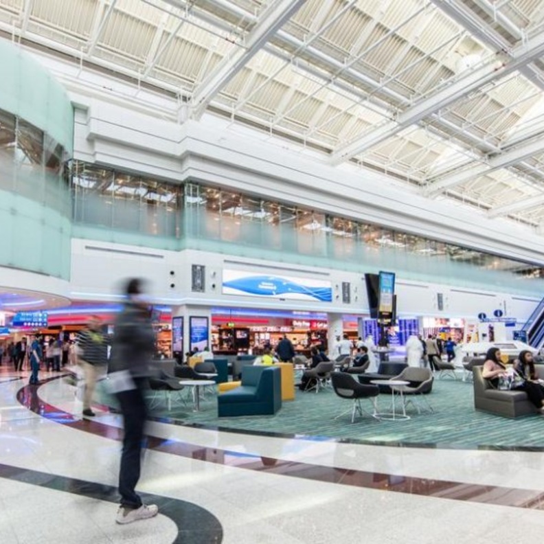 تعرفوا على التزامات المسافر في دبي