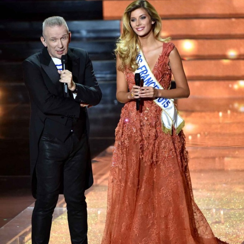 ملكة جمال فرنسا 2015 كاميل كيرف بفستان من توقيع طوني ورد