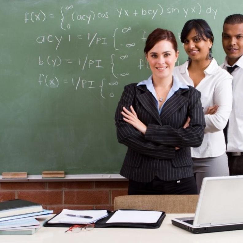 مطالبات بمعاقبة الطلاب المسيئين و بإعادة هيبة المعلم