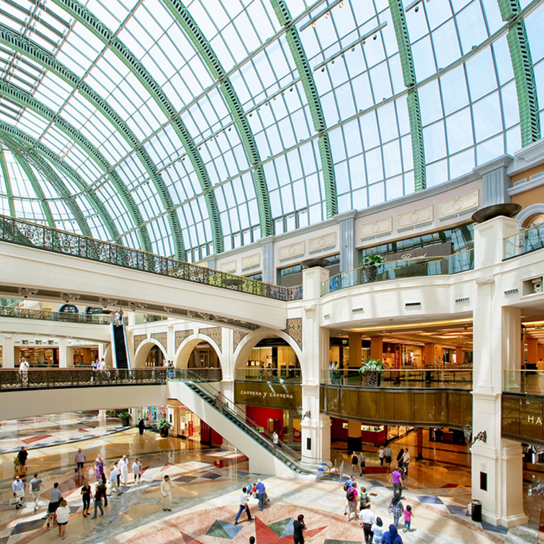 عروض التسوق المسائية في مول الإمارات ضمن مهرجان دبي للتسوق 2019