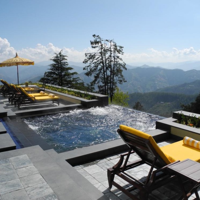 Wildflower Hall تشاهد منها جبال الهيمالايا