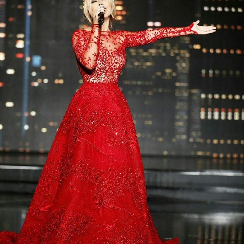 نوال الزغبي في فستان من زهير مراد