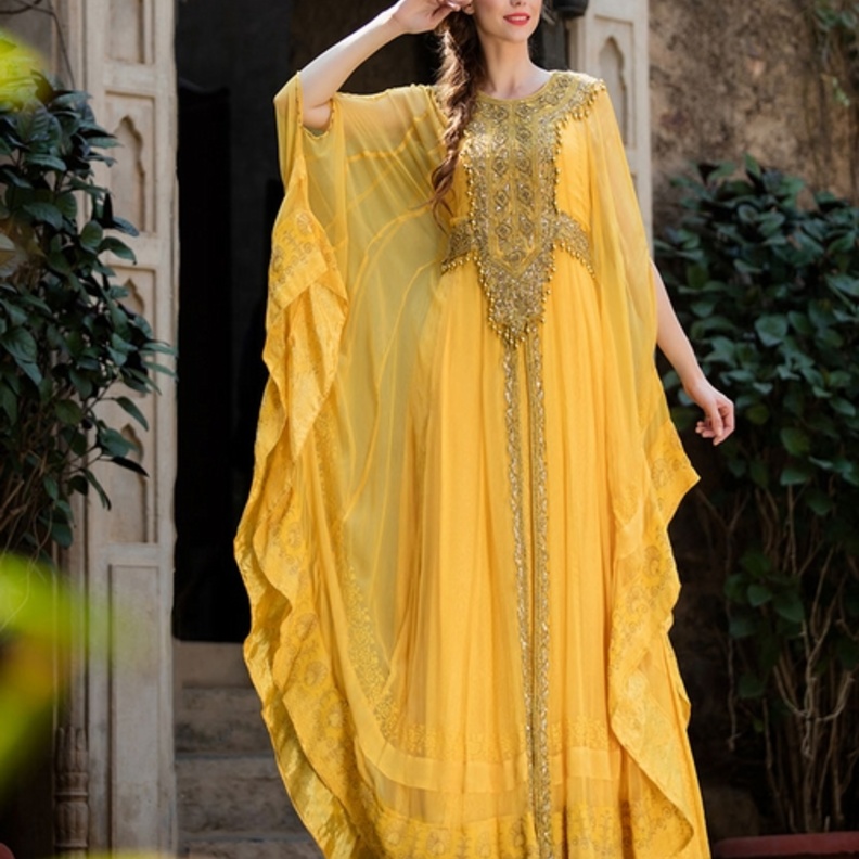 لعاشقات اللون الأصفر والذهبي