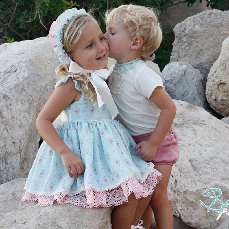 أزياء جميلة لماركات اسبانية متوفرة لدى Manuela Boutique