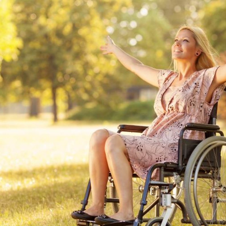 لن يحتاج المصاب بالشلل لمن يدفع العربة بوجود الساعة 