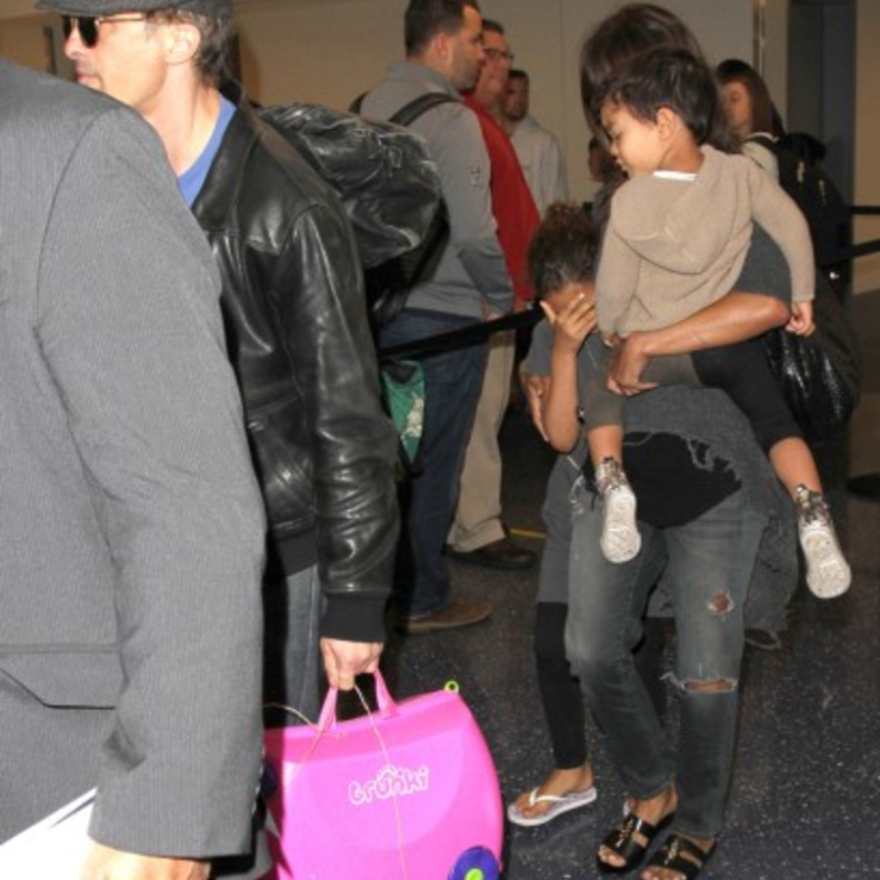 صور.. هالي بيري وطليقها معا رغم معركة طلاق