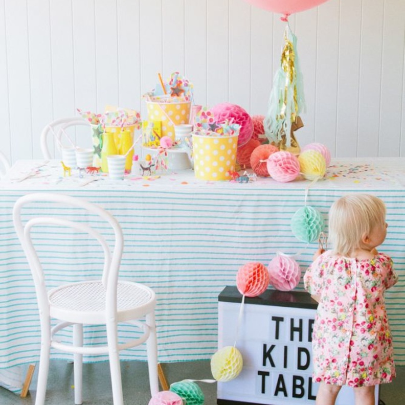 زواية مخصصة للاطفال في الزفاف مزينة بطريقة مميزة