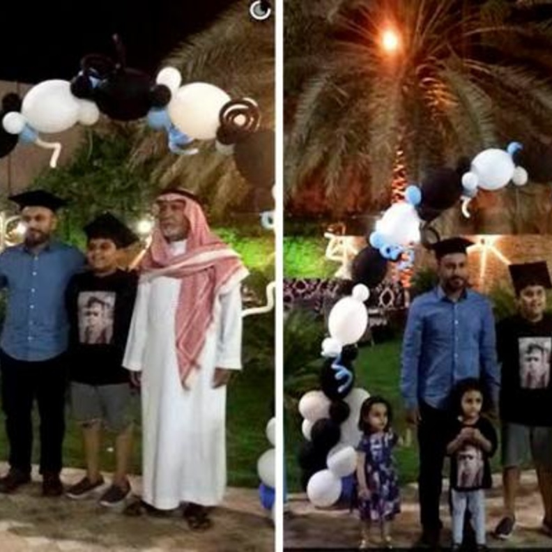 ايمن مع عائلته يحتفل بتخرجه ليلقى حتفه بعدها بساعات 