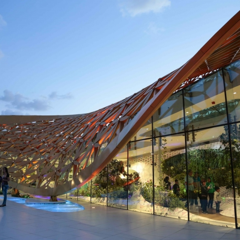 جزيرة النور بالشارقة