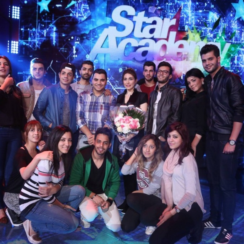 طلاب ستار أكاديمي حول نجمة البرايم الأخير يارا