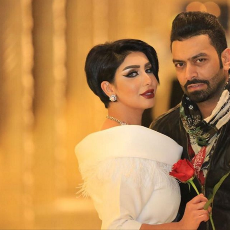 هنادي الكندري مع زوجها