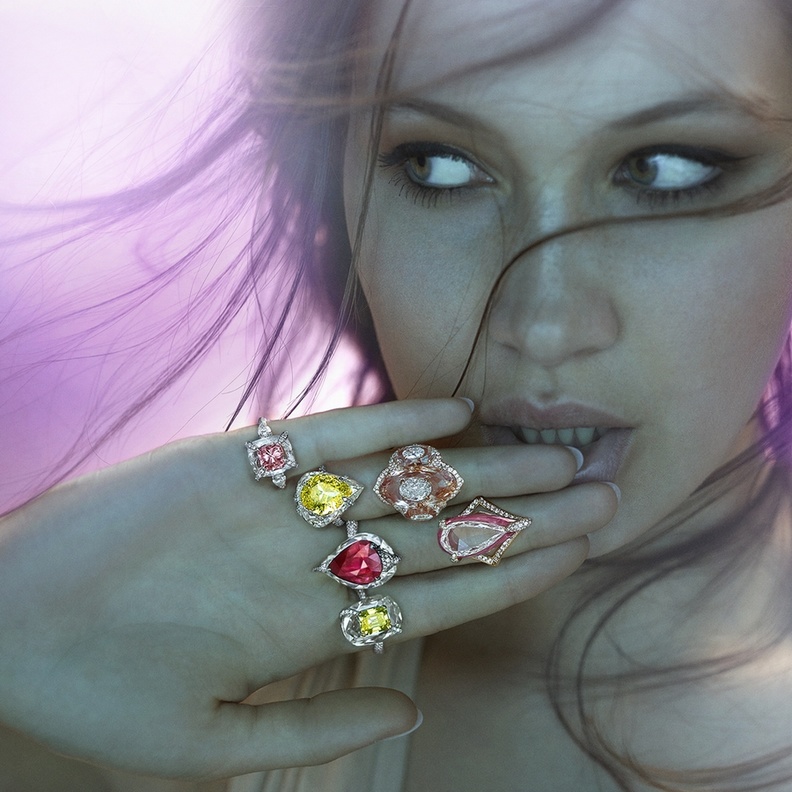 بيلا حديد هي نجمة الحملة الإعلانية لمجموعة The Oriental Ballet من Boghossian