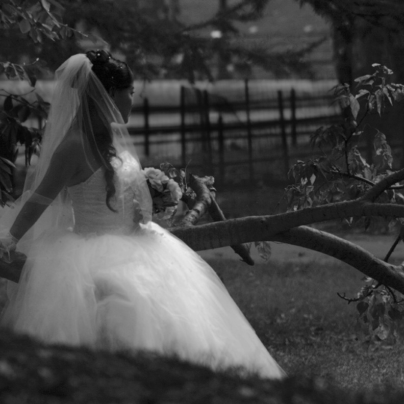 مصرع عروس في شهر العسل بسبب أهلها