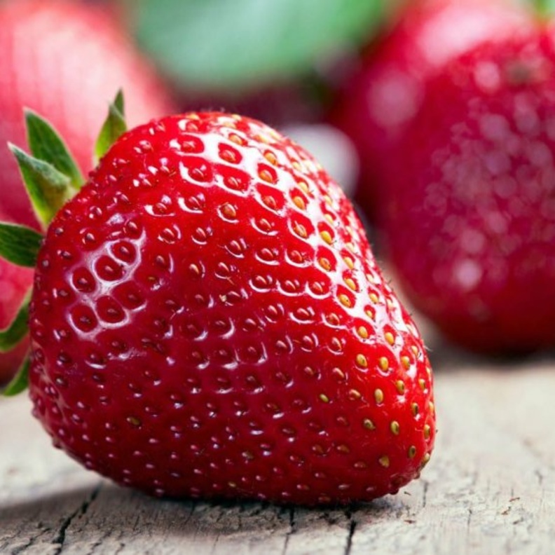  تكمن فوائد الفراولة في سعراتها الحرارية المنخفضة ومركباتها المفيدة لانقاص الوزن
