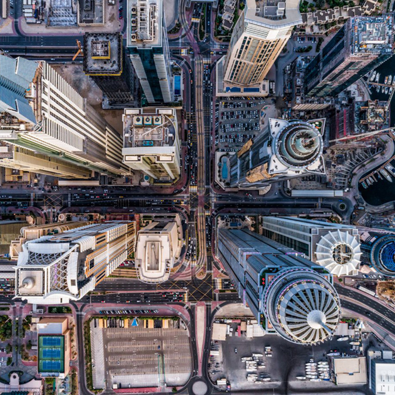 أكثر من 2000 نشاط إقتصادي متنوع للمستثمرين في الإمارات