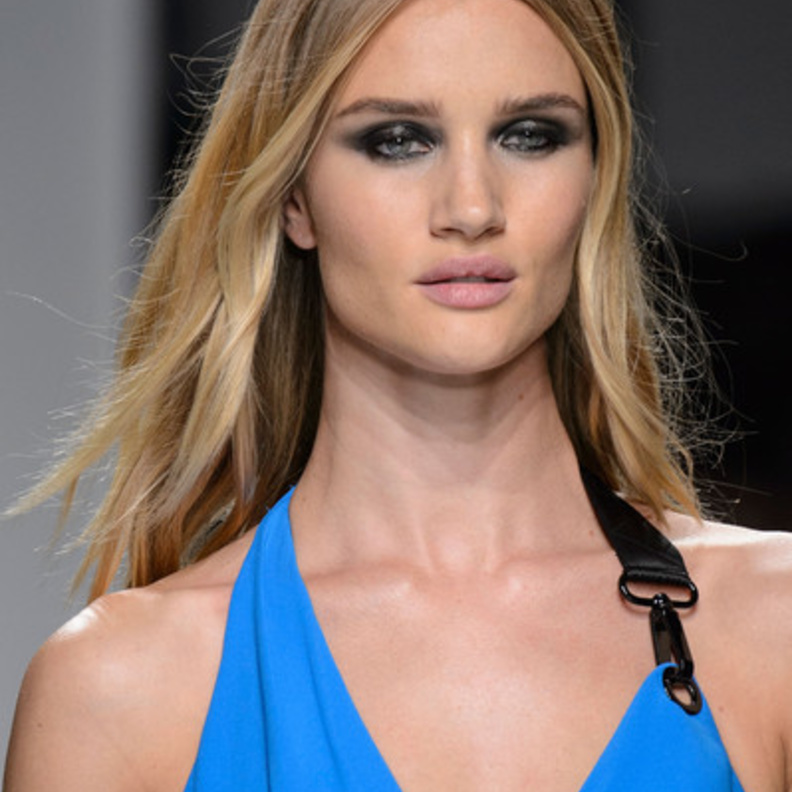 ربيع الألبسة الراقية مع المكياج المميز