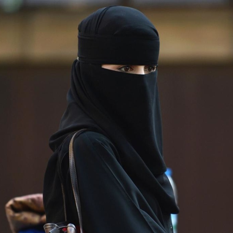 السماح للمرأة  باستخراج سجل أسرة خاص بها بصك الطلاق يسهل لها الحصول على حقوقها