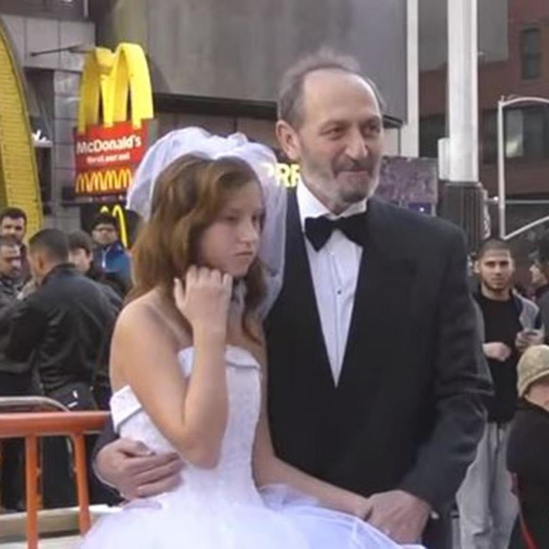 العريس الستيني والعروس ابنة 12