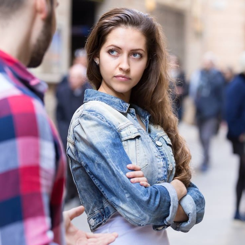 من بين كل النساء.. هذه هي المرأة التي لا يلتفت إليها الرجل أبدا