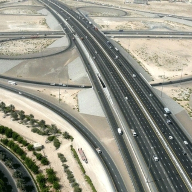 بسبب الازدحام تغيير الحد الأدنى لسرعة اثنين من طرق الإمارات