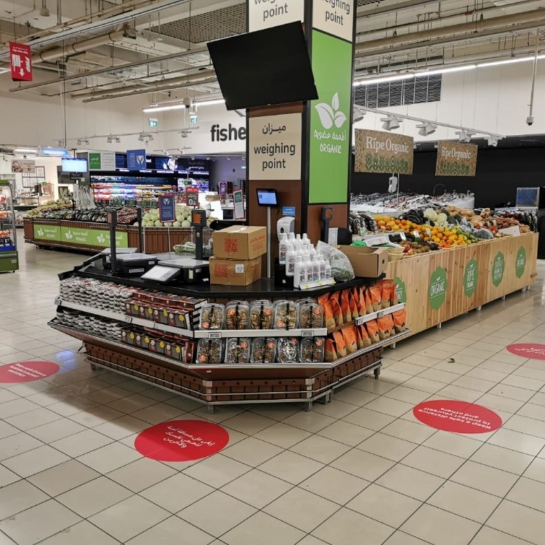 السماح للجمعيات التعاونية والبقالة والسوبرماركت والصيدليات بالعمل على مدار 24 ساعة في الإمارات