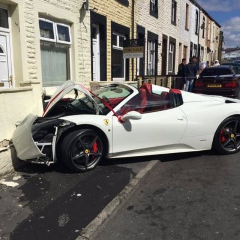 حادث سيارة يوم الزفاف