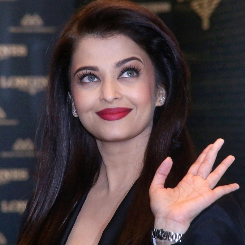 ايشواريا راي  الامومة على قائمة اولوياتي