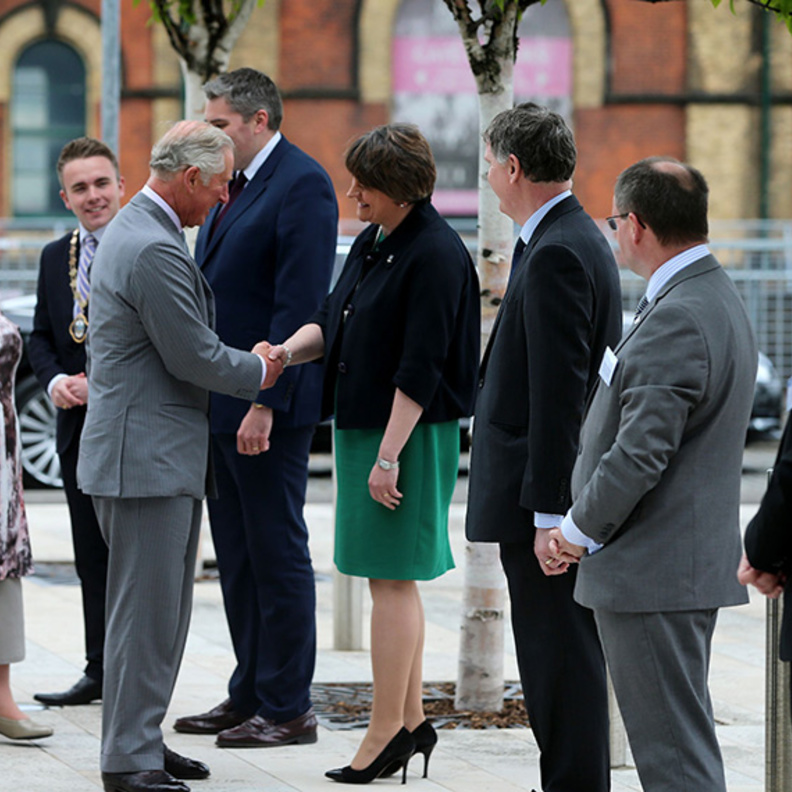 الامير تشارلز يصل ايرلندا في زيارة رسمية