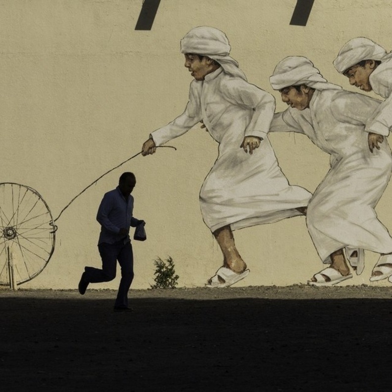 دبي للثقافة تعزز فضاءات الإبداع عبر برنامج الفنون التشكيلية