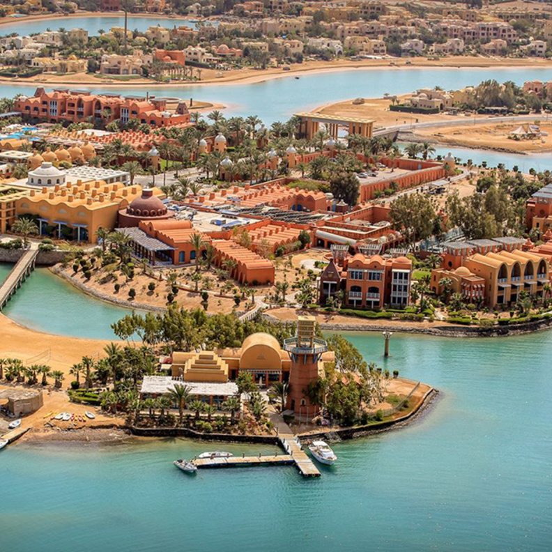 الجونة .. منتجع شاطئي فاخر لفت الأنظار بعد المهرجان السينمائي الأول