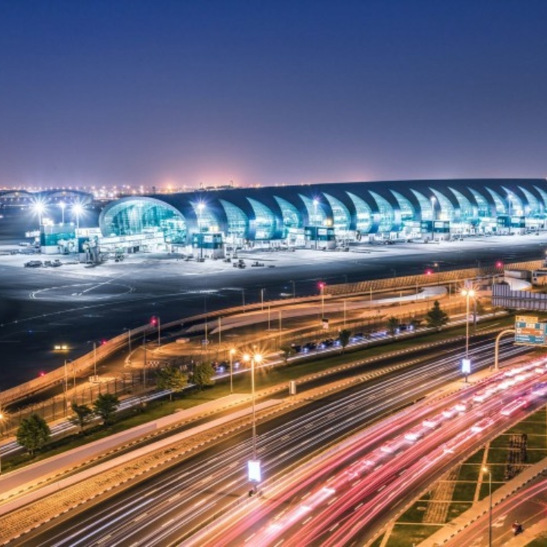 جائزة أفضل علامة تجارية لصاحب عمل في الشرق الأوسط وشمال إفريقيا لمطارات دبي