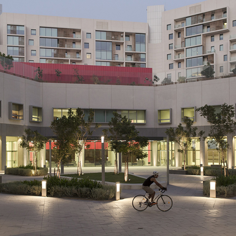 برنامج فني تفاعلي مخصص للجمهور في فعالية الاستوديوهات المفتوحة بأبوظبي