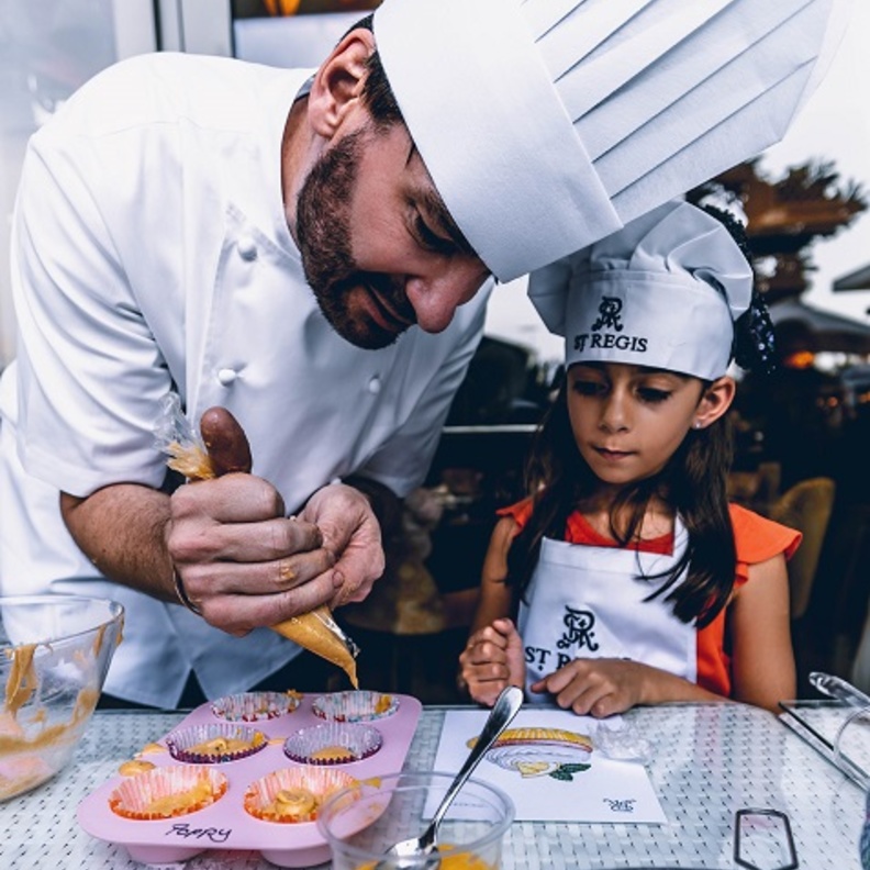 فن إعداد شاي بعد الظهيرة مع الشيف الشهير "إريك لانلارد" في سانت ريجيس أبوظبي