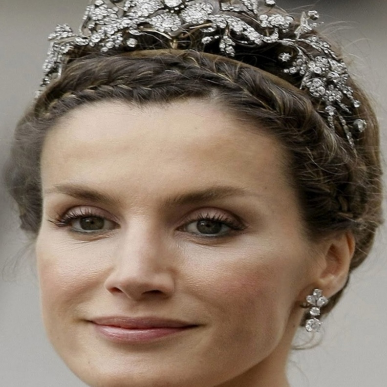 بين تاج Mellerio Floral والملكة ليتيزيا حب أبدي