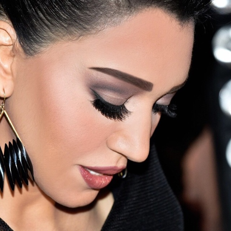 مكياج أحمد الأسير على أسماء المنور