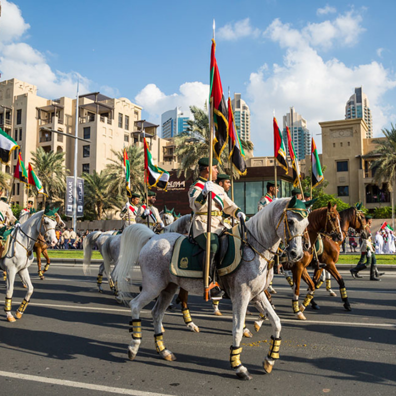 مسيرة واحتفالات اليوم الوطني الـ 48 للإمارات في وسط مدينة دبي