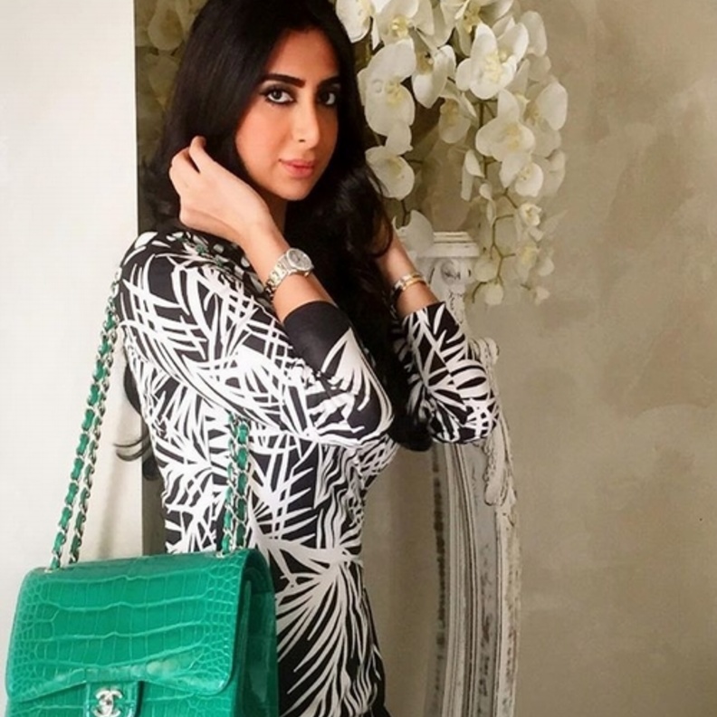 اطلالة أنيقة لايمان 