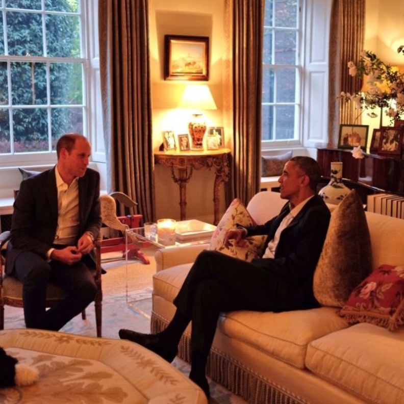 طاولة الاكريليك الشفافة الحديثة دليل على طابع الزوجين للتغيير