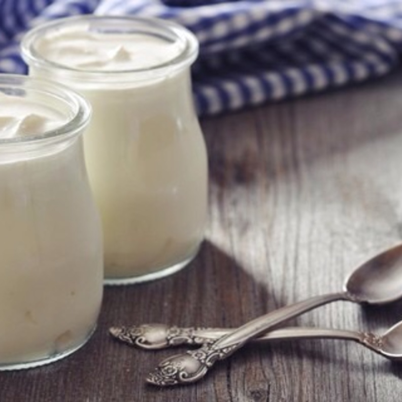 فوائد اللبن الزبادي