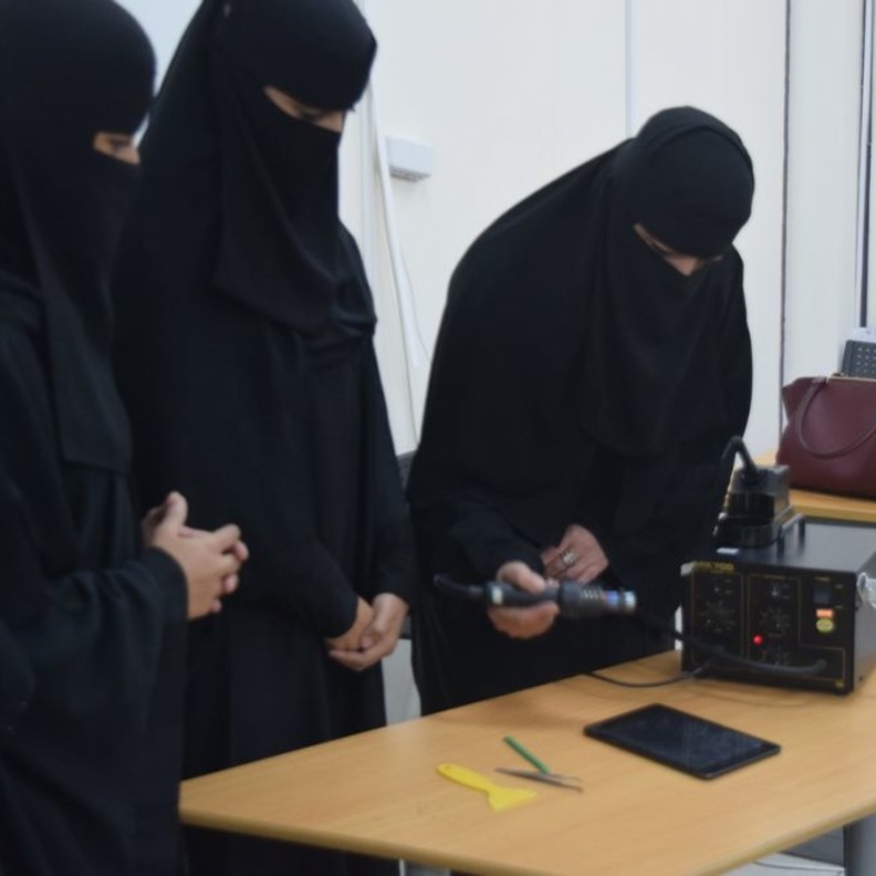 برامج صيانة الجوال حفظت للمرأة السعودية خصوصيتها