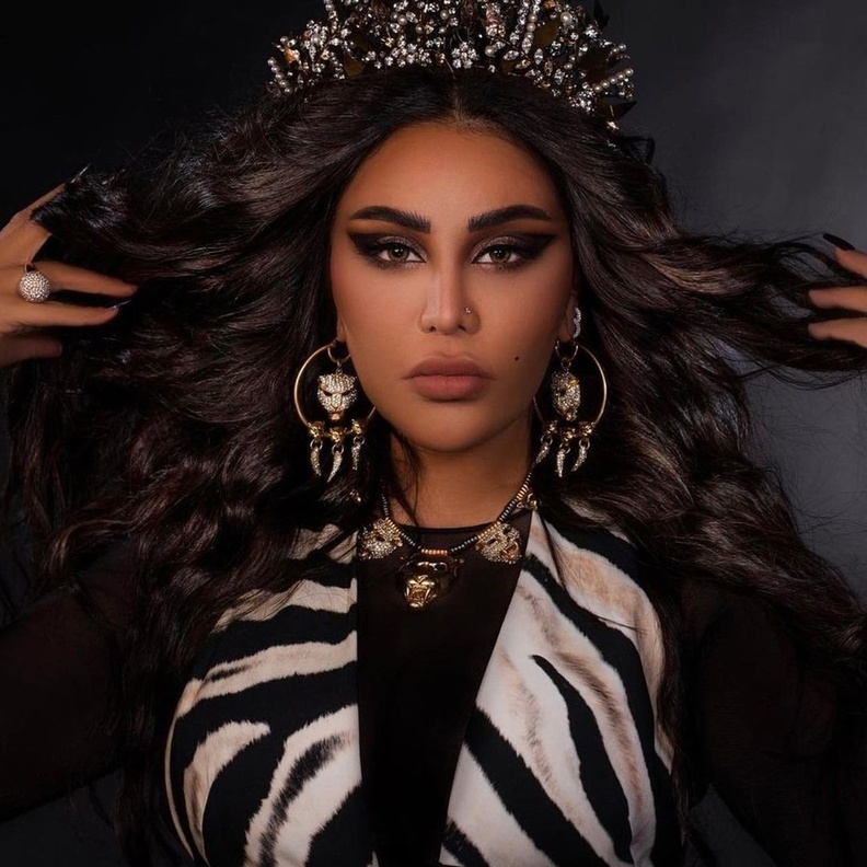 إطلالات جمالية جريئة ولافتة عكست فيها أحلام نغمات الأغنية الخليجية..استلهمي منها