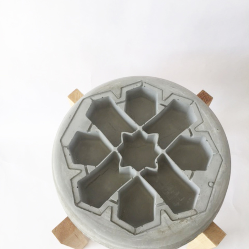 ابتكار ملفت وغريب لطاولات جانبية بتصميم ارابيسك