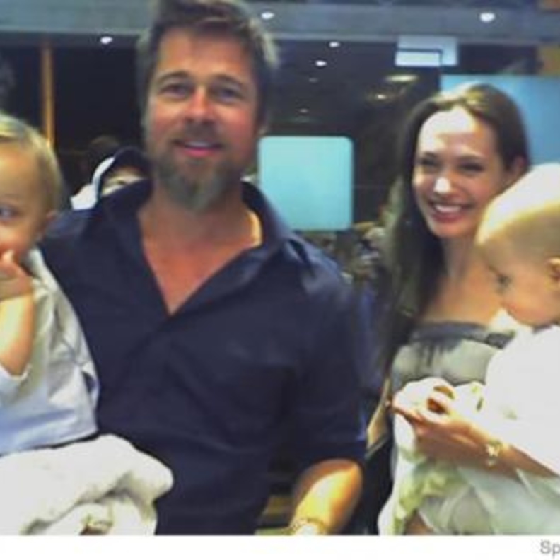 أنجلينا تذرف الدموع