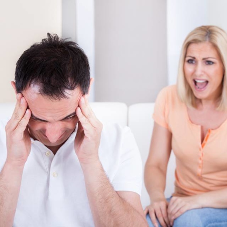 10 أخطاء قاتلة ترتكبها الزوجات أثناء الشجار مع الأزواج