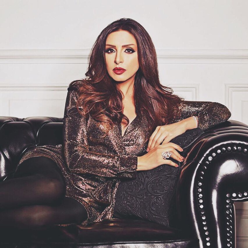 أنف أنغام يعانى من الجيوب الأنفية فقط