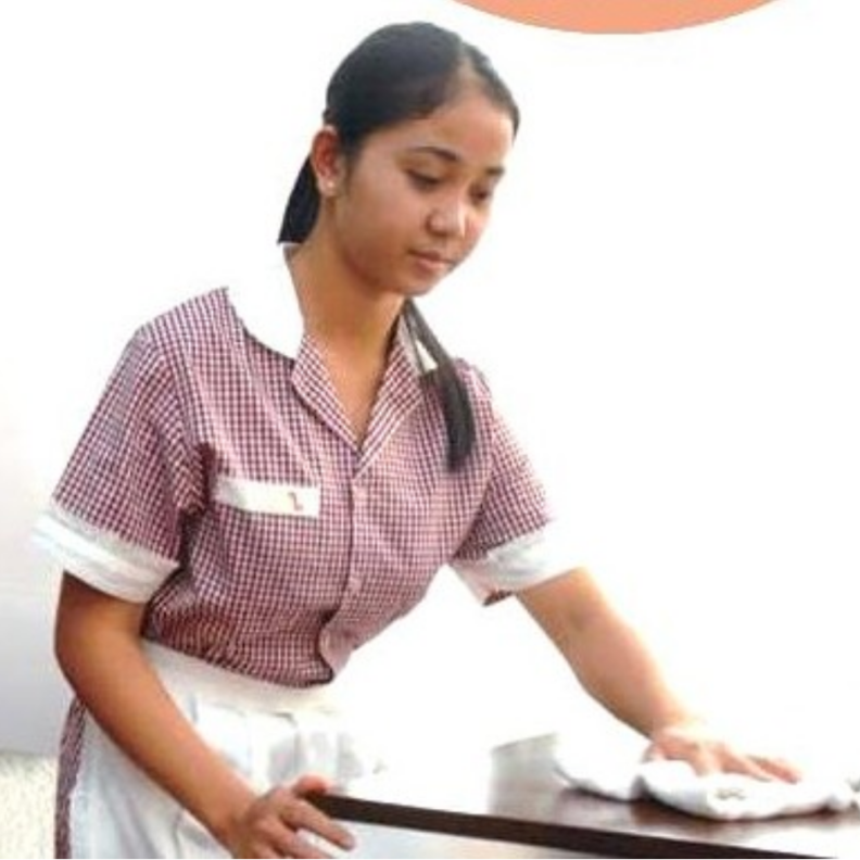 عاملة منزلية